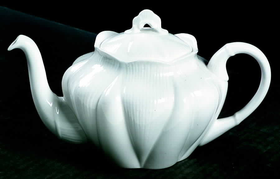 Dainty White (No Trim) Mini Teapot & Lid by Shelley-1