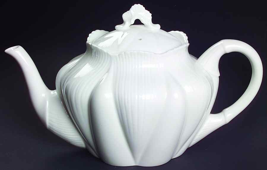 Dainty White (No Trim) Teapot & Lid by Shelley-1