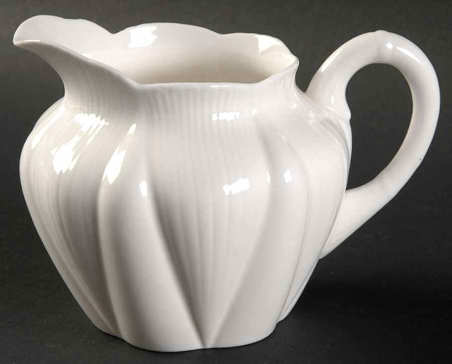 Dainty White (No Trim) Creamer by Shelley-1