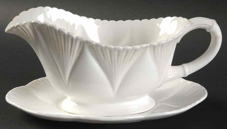 Dainty White (No Trim) Gravy Boat & Underplate by Shelley-1