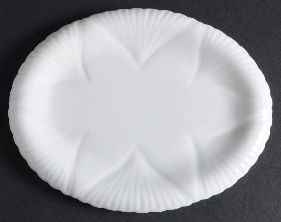 Dainty White (No Trim) Trivet by Shelley-1