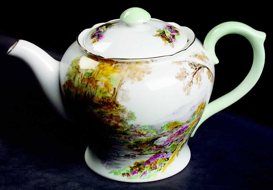 Heather (Gainsborough) Teapot & Lid by Shelley-1