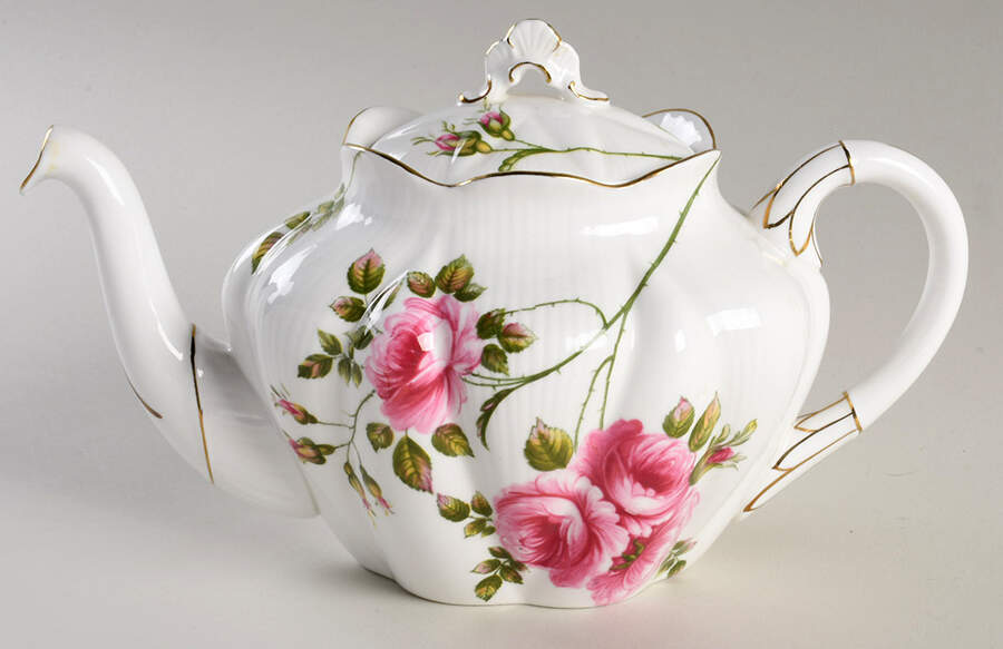 Rambler Rose (Dainty) Teapot & Lid by Shelley-1