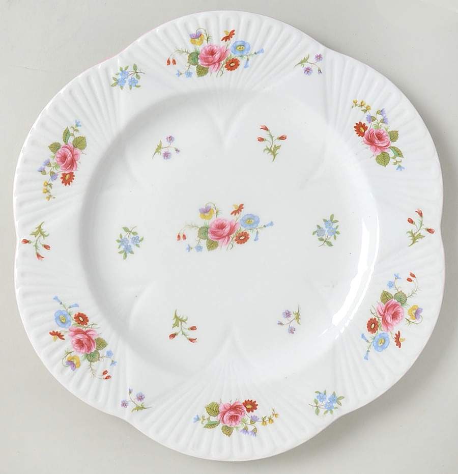Rose & Red Daisy (Dainty) Dinner Plate by Shelley-1