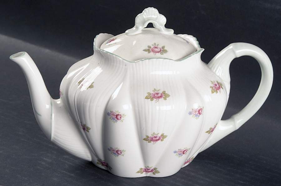 Rosebud (Dainty Shape) Teapot & Lid by Shelley-1