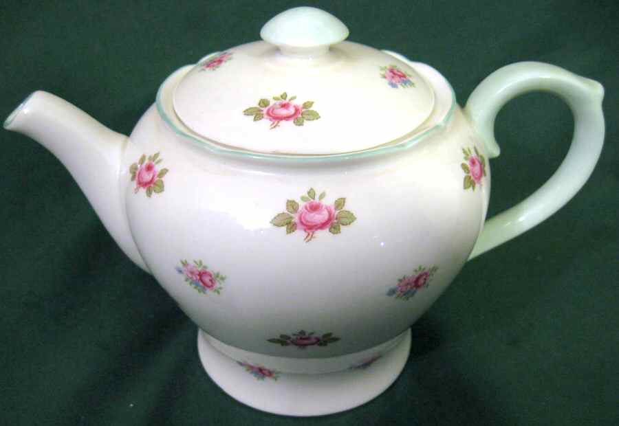 Rosebud (Smooth Edge) Teapot & Lid by Shelley-1