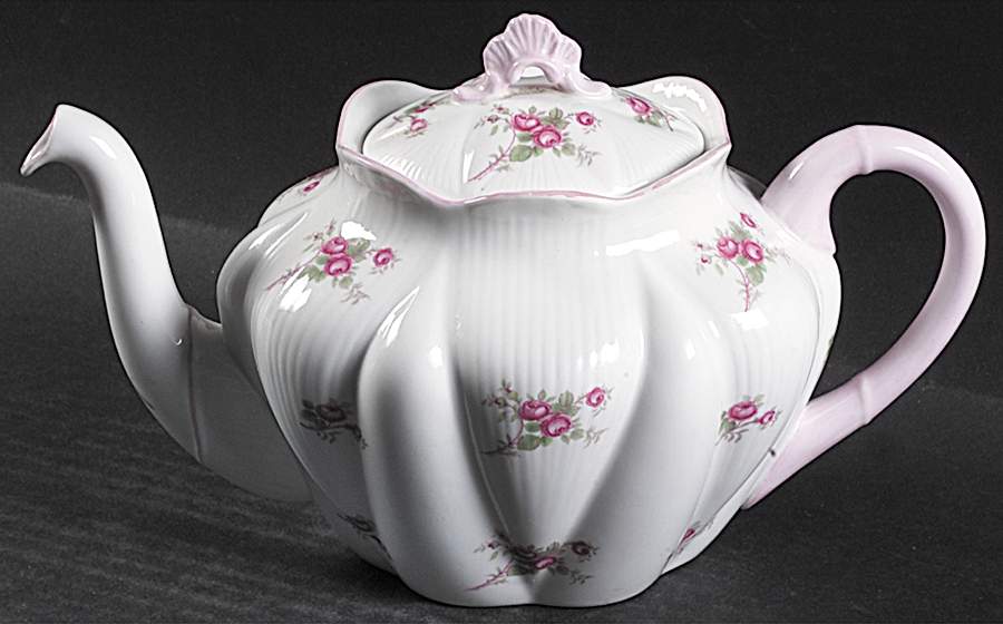 Bridal Rose (Dainty Shape) Teapot & Lid by Shelley-1