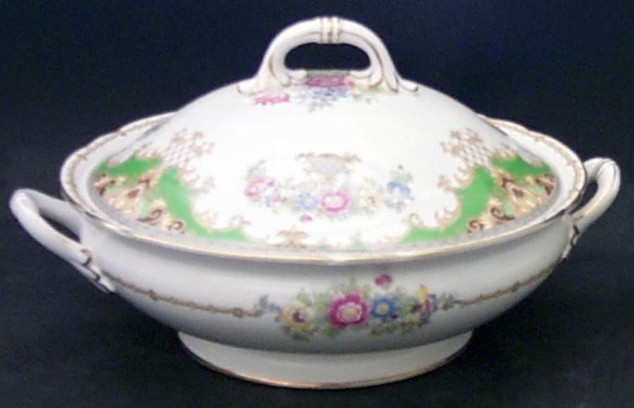 Sheraton Green (Scalloped) Round Covered Vegetable by Shelley-1