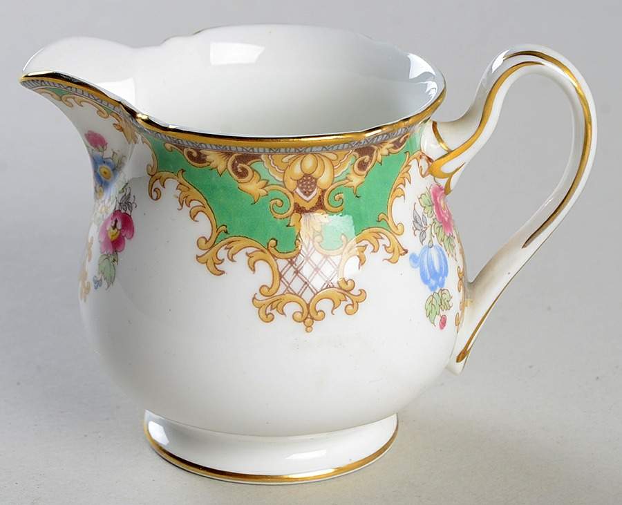 Sheraton Green (Scalloped) Mini Creamer by Shelley-1