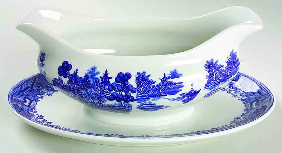 Blue Willow Blue Gravy Boat with Attached Underplate by Shenango-1