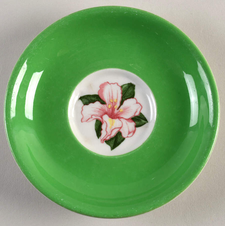 SHO4 Saucer by Shenango-1