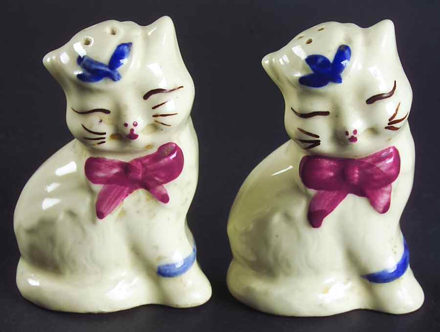 Puss N' Boots Salt & Pepper Set by Shawnee-1