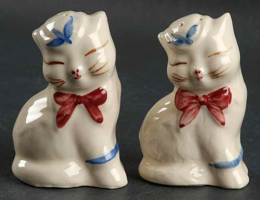 Puss N' Boots Salt & Pepper Set by Shawnee-1