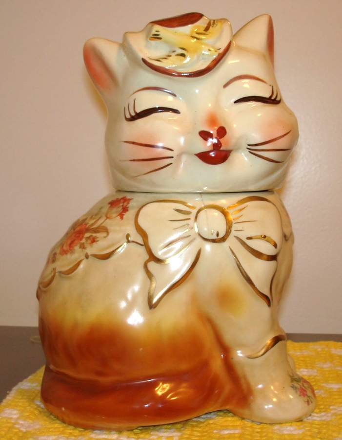 Puss N' Boots Cookie Jar & Lid by Shawnee-1