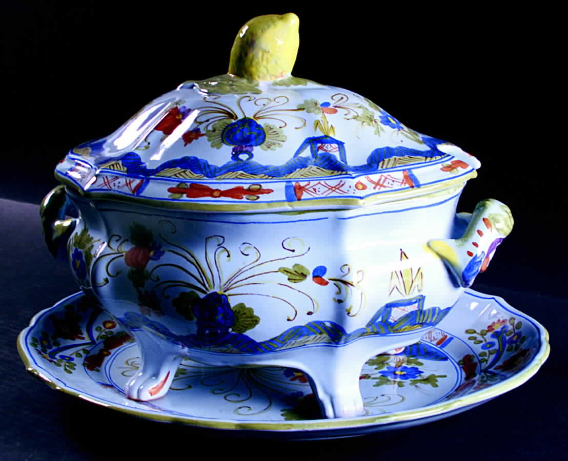 Carnation Tureen & Lid w/Underplate by Sigma-1