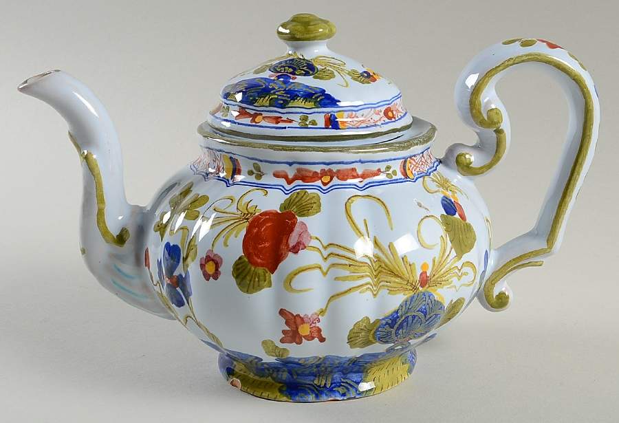 Carnation Teapot & Lid by Sigma-1