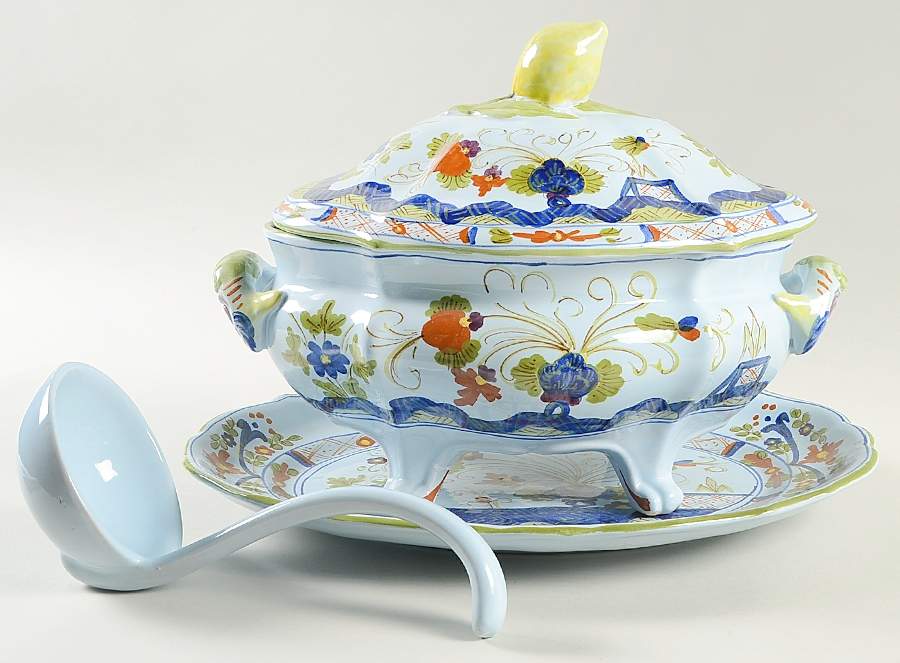 Carnation Oval Tureen & Lid w/Ladle & Underplate by Sigma-1