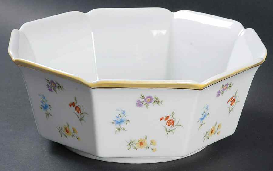 Grand Duchess 9" Octagonal Vegetable Bowl by Sigma-1