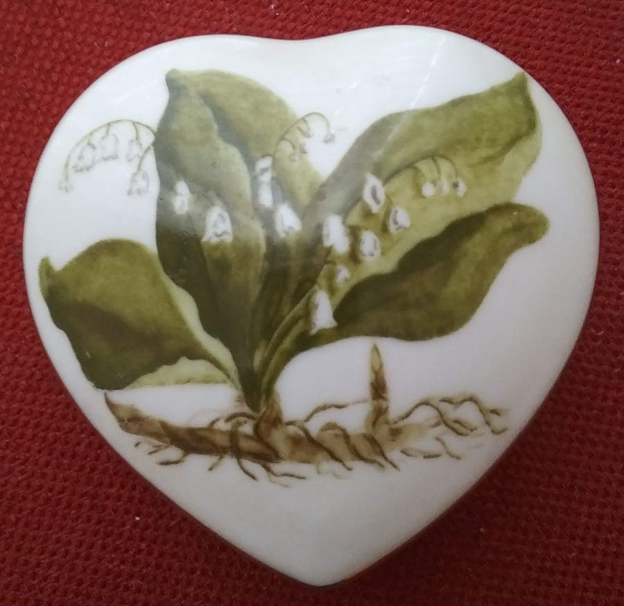Irish Garden Lid for Heart Shape Box by Sigma-1