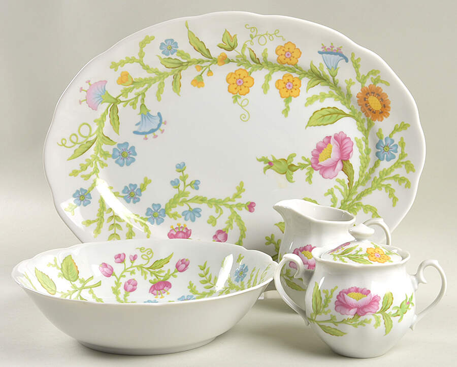Monticello 5 Piece Hostess Set by Sigma-1