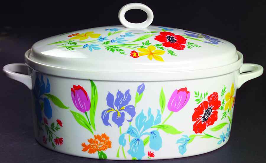 Primavera 4.5 Qt Oval Covered Casserole by Sigma-1