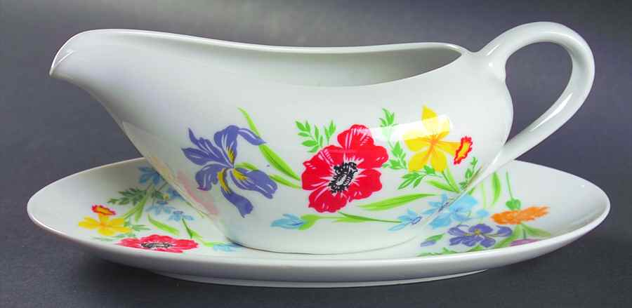 Primavera Gravy Boat & Underplate/Relish by Sigma-1