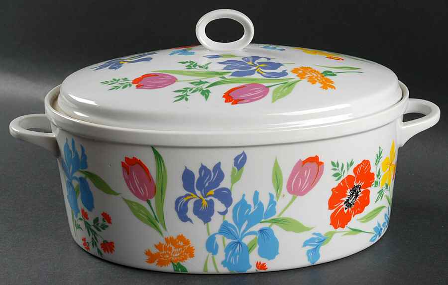 Primavera 3 Quart Oval Covered Casserole by Sigma-1