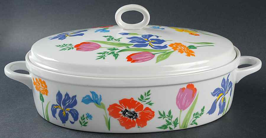 Primavera 2.5 Quart Oval Covered Casserole by Sigma-1
