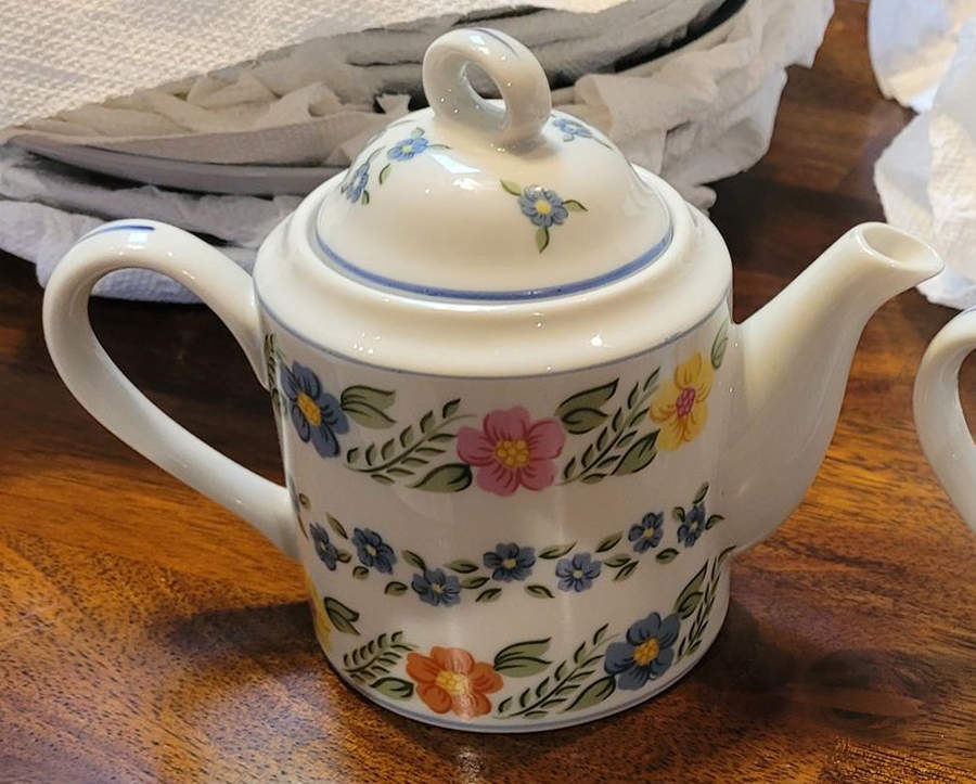Romance Creamer & Lid by Sigma-1