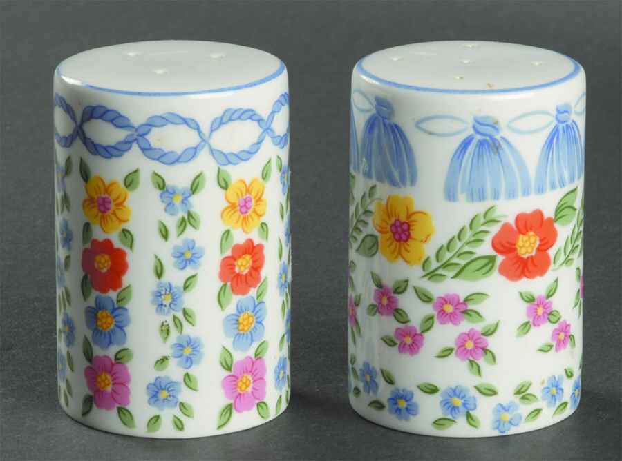 Romance Salt & Pepper Set by Sigma-1
