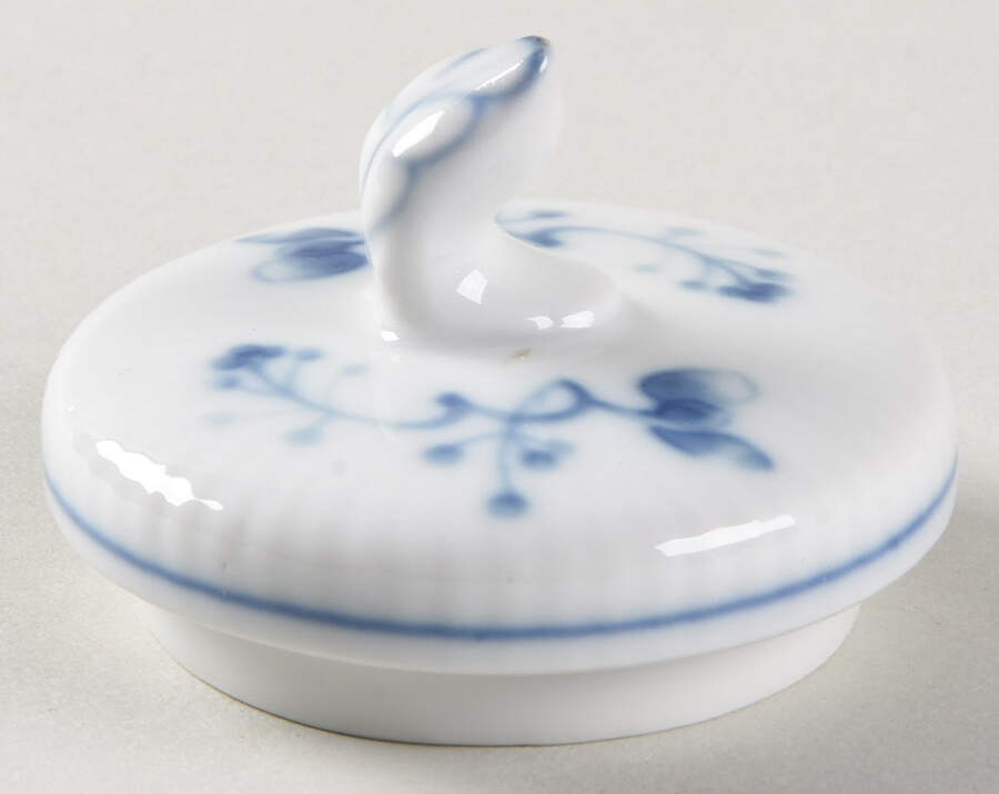 Victoria Blue Lid for Sugar Bowl by Sigma-1