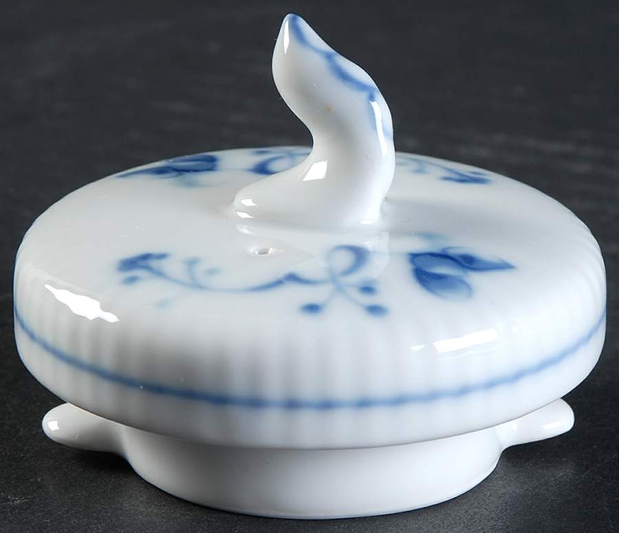 Victoria Blue Lid for Teapot by Sigma-1