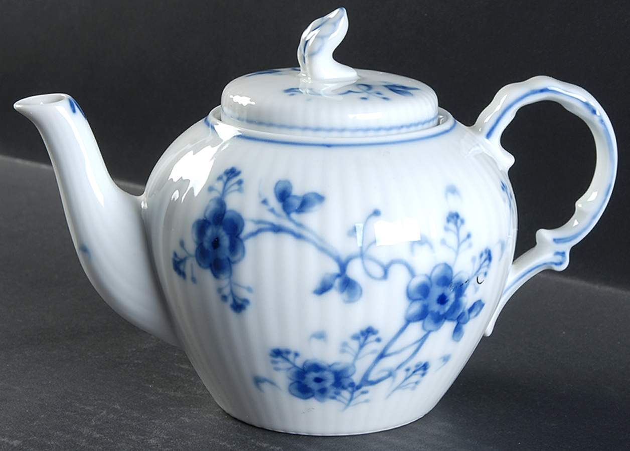Victoria Blue Teapot & Lid by Sigma-1