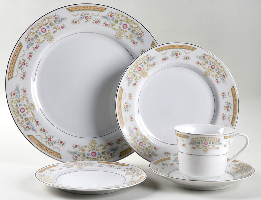 Coronet 5 Piece Place Setting by Signature-1