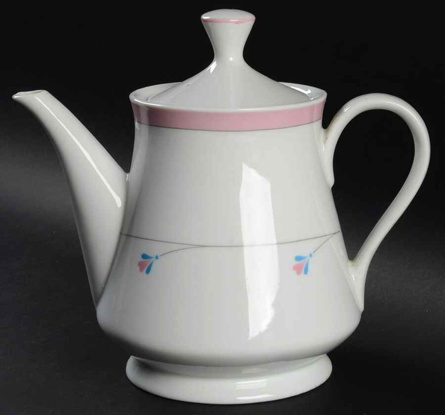 Nancy Coffee Pot & Lid by Signature-1