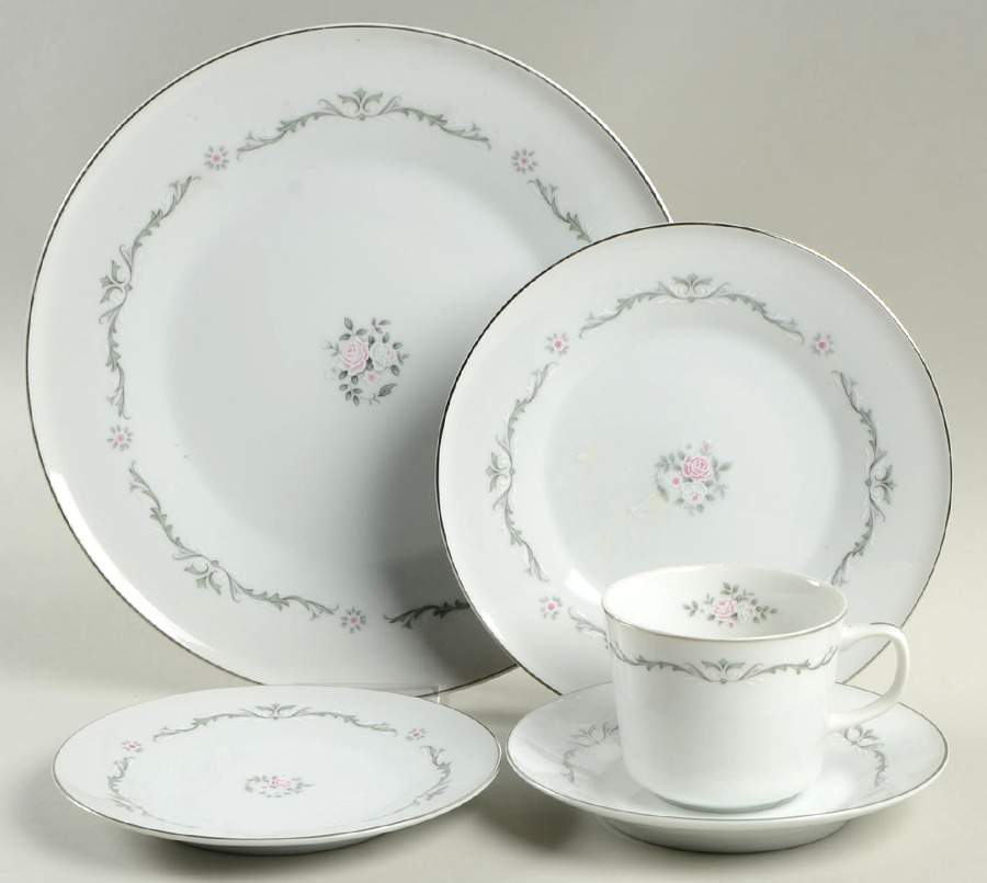 Petite Bouquet 5 Piece Place Setting by Signature-1