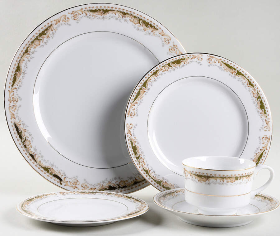 Queen Anne 40 Piece Estate Set by Signature-1