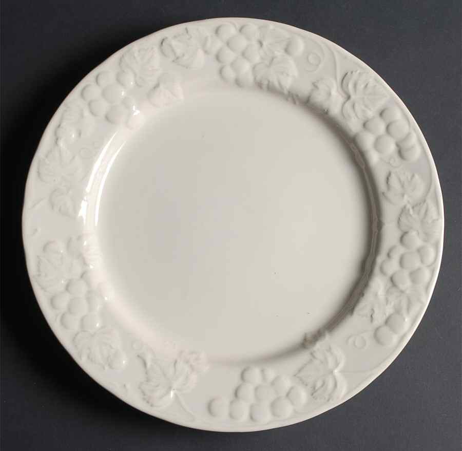 Sauvignon (Made In Japan) 12" Chop Plate (Round Platter) by Signature-1