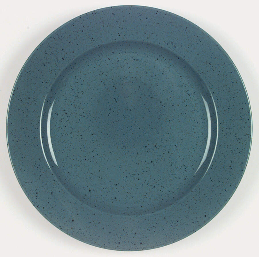 Tablerock Green Dinner Plate by Signature-1
