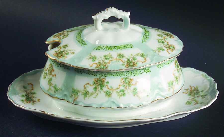 OHM176 Gravy Boat w/Attached Underplate & Lid by Hermann Ohme-1