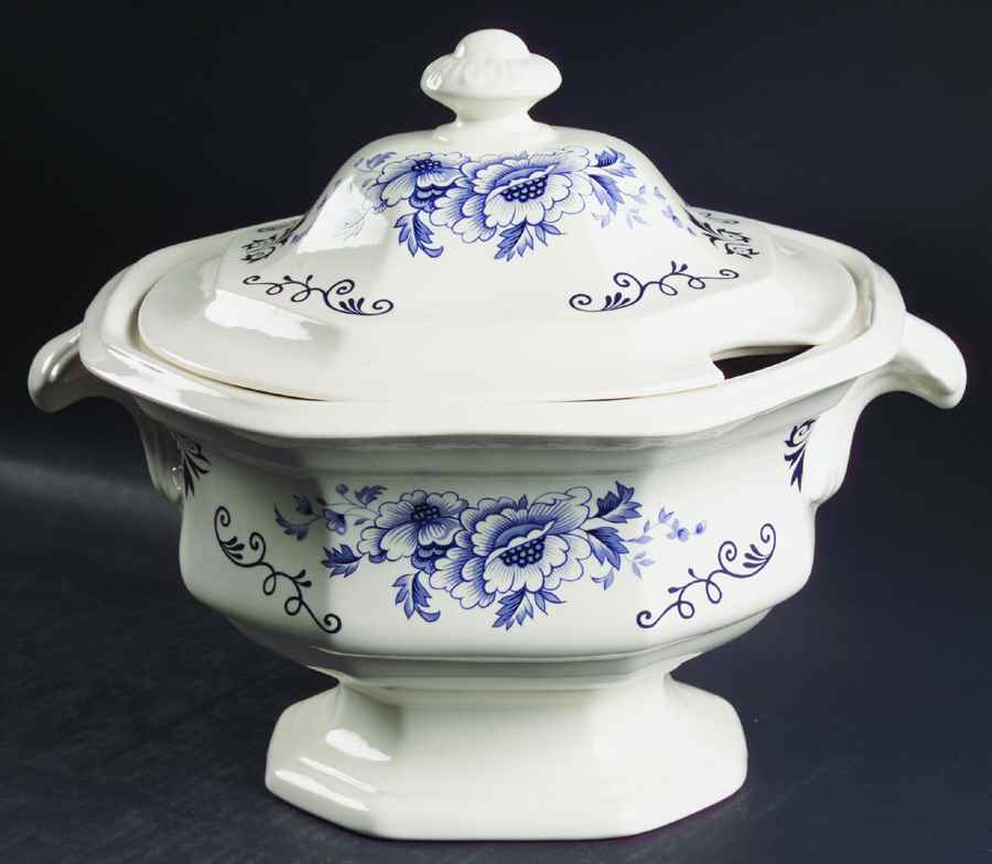 Clinton Inn Tureen &  Lid by Simpsons-1