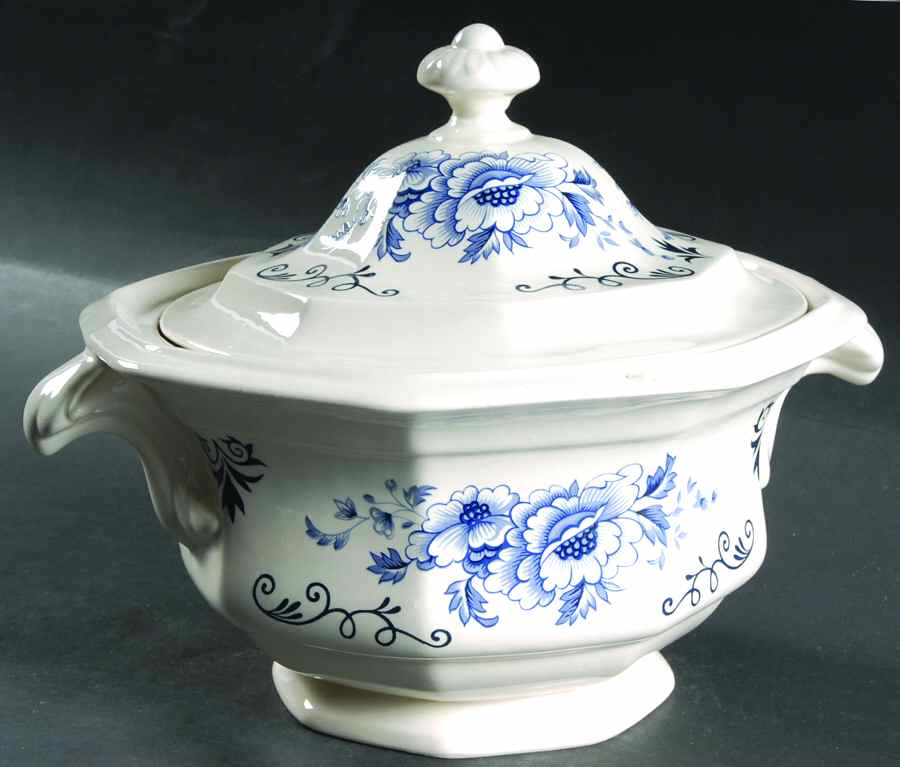 Clinton Inn Round Covered Vegetable by Simpsons-1