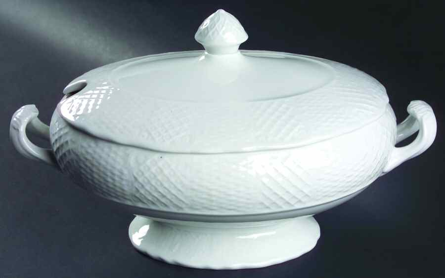 Marlborough (Embossed Wicker Lattice Rim) Tureen &  Lid by Simpsons-1