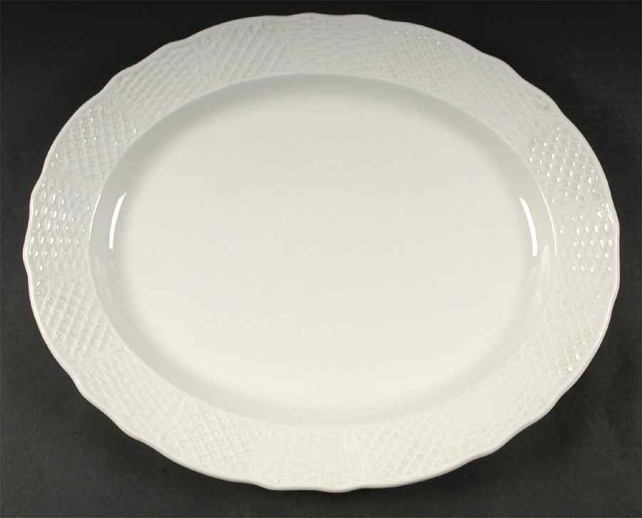 Marlborough (Embossed Wicker Lattice Rim) 16" Oval Serving Platter by Simpsons-1