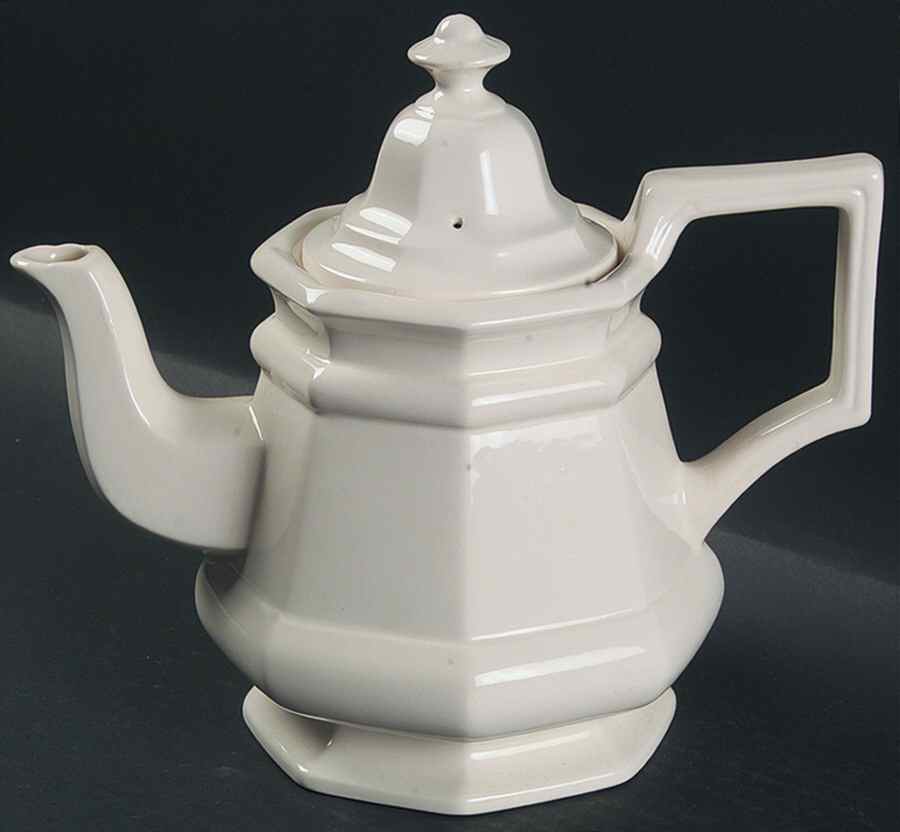 Museum White Teapot & Lid by Simpsons-1