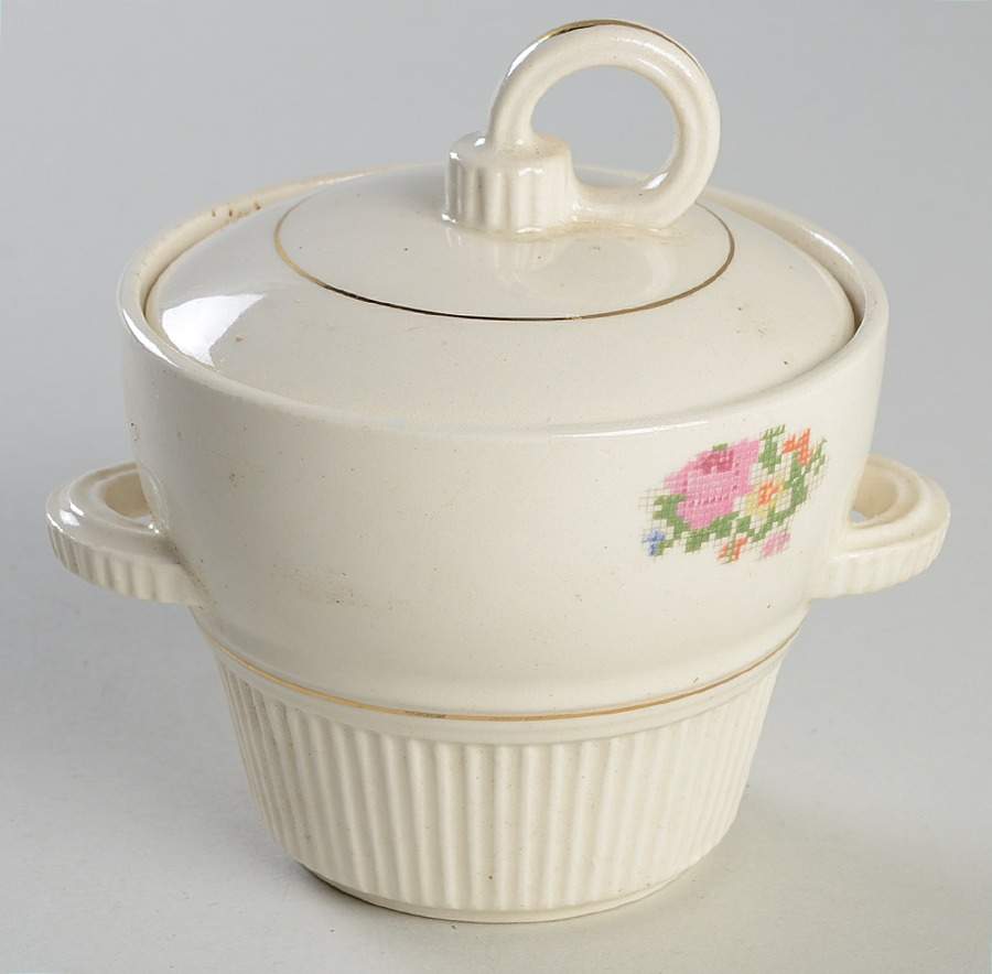 Basket Pp (Gold Inner Ring) Sugar Bowl & Lid by Salem-1