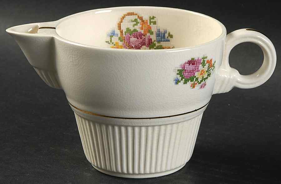 Basket Pp (Gold Inner Ring) Creamer by Salem-1