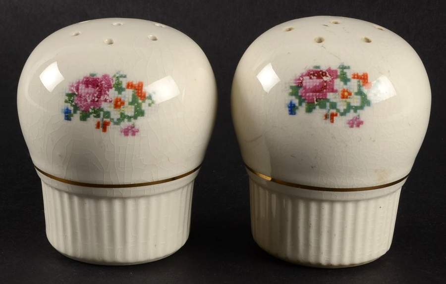 Basket Pp (Gold Inner Ring) Salt & Pepper Set by Salem-1