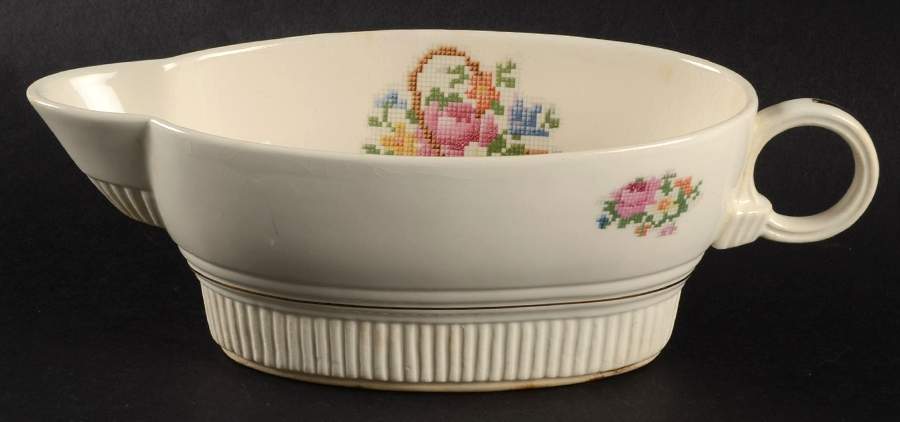 Basket Pp (Gold Inner Ring) Gravy Boat by Salem-1