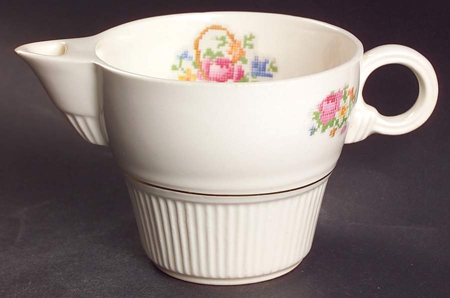 Basket Pp (Gold Inner Ring) Creamer by Salem-1